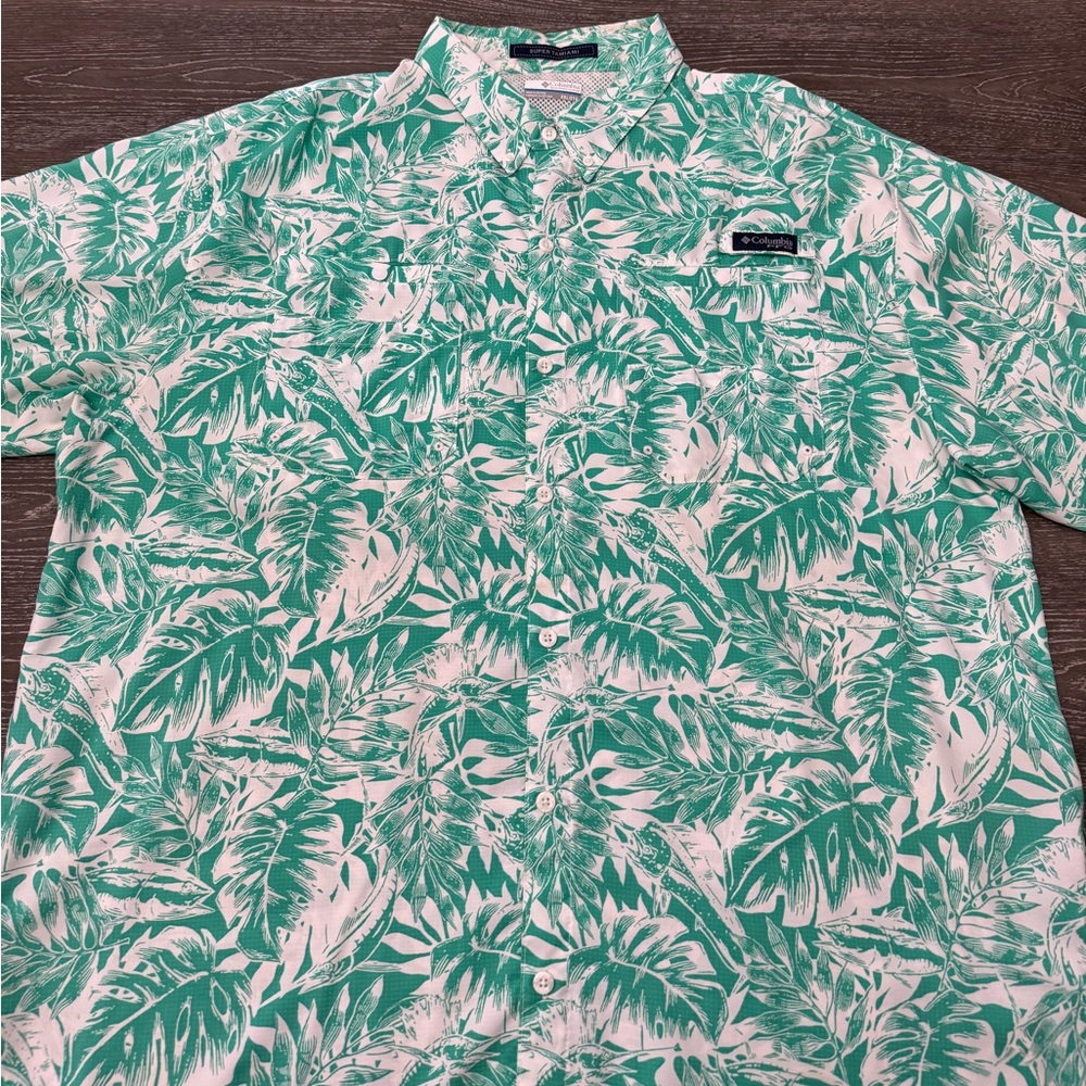 Columbia short sleeve fishing shirt